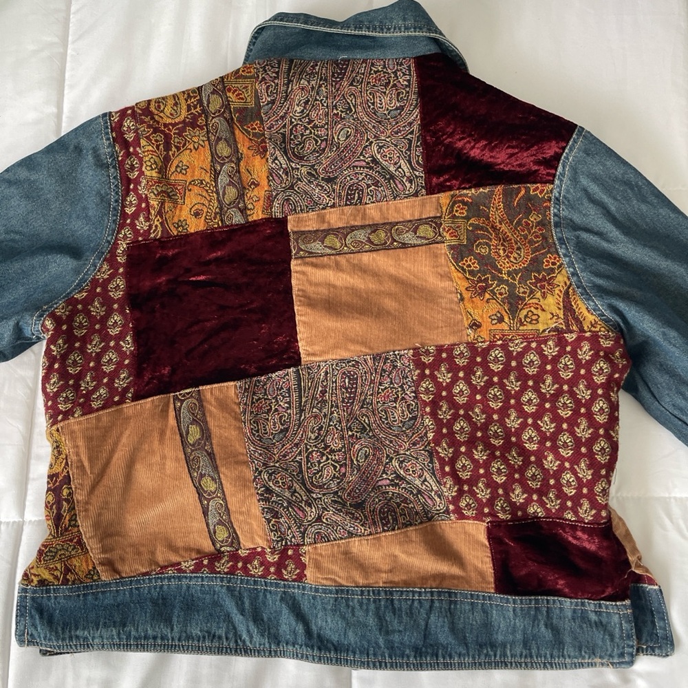 Patchwork Denim Jacket with Multicolor Accents - image 4